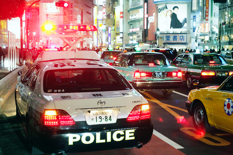 Japonská policie v nočním Tokiu. Foto Petr Horčička 